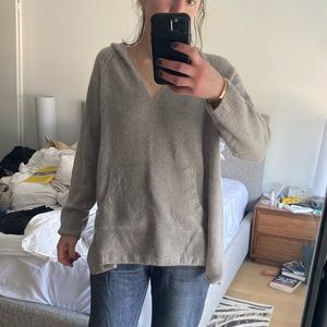 James Perse cashmere v neck hoodie in taupe - new with tags